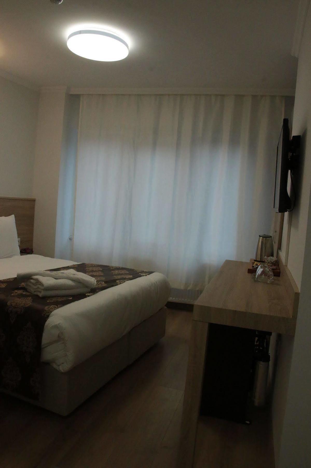 Ixir Hotel Istanboel Buitenkant foto